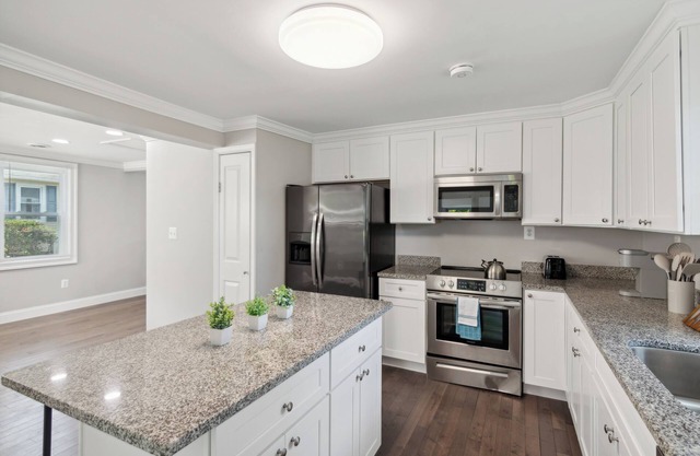 3-bedroom house in superb Parkville with WiFi, AC