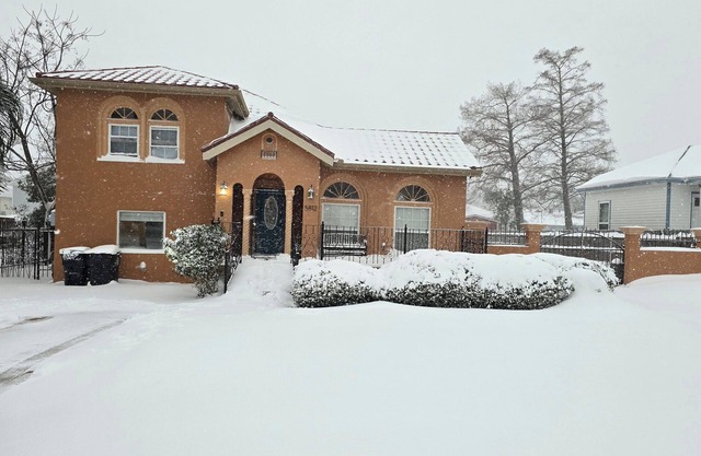 3-bedroom house in awesome New Orleans with AC, WiFi, living room and den.