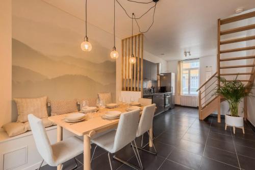 3 bedroom house with garden, near tram