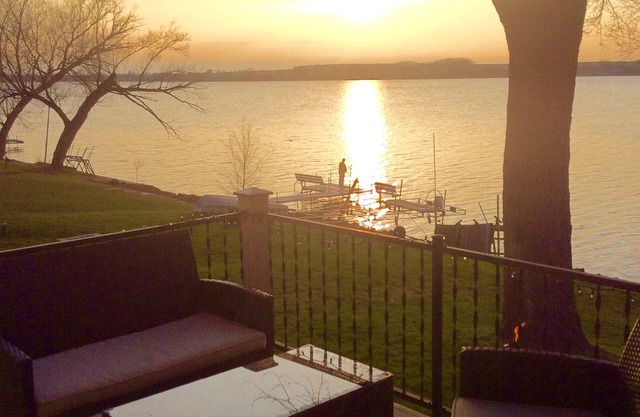 3 Bedroom Lakefront Home on Beaver Dam Lake!