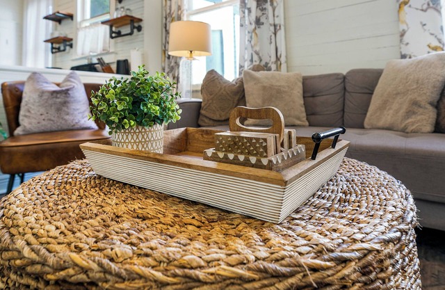 3 bedroom Luxury Cottage in Downtown and Near LSU