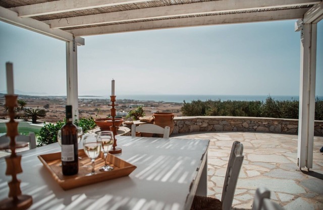 3 Bedroom luxury hill top villa with infinity pool and magnificent views