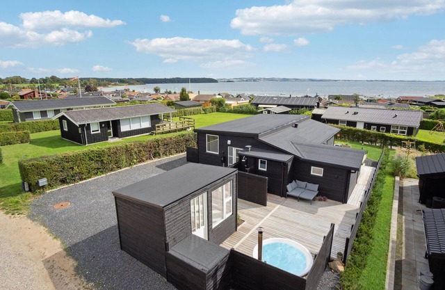 3 bedroom nice home in Rønde