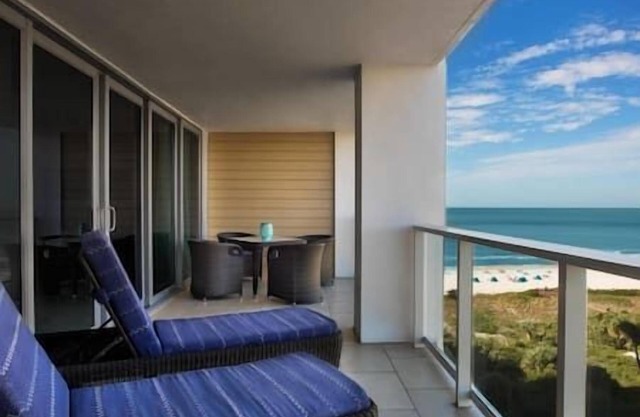 3 Bedroom Suite Crystal Shores Beachfront Resort