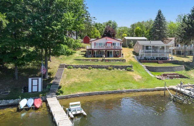 3-bedroom vacation home on the Lake near Frankenmuth.
