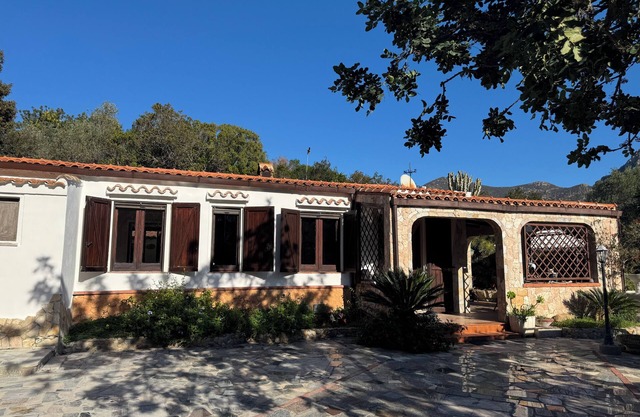 3-bedroom villa in welcoming Solanas with AC, WiFi. Relax at Casa Cacteae