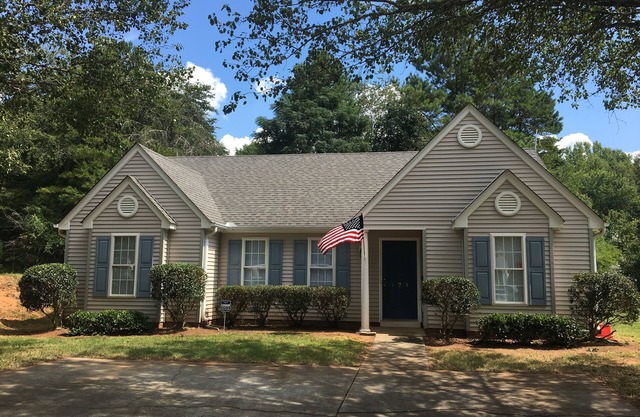 3 BR 2 BA Home Conveniently Located 4 Miles from Clemson Campus