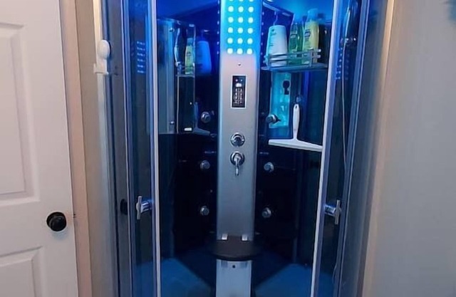 3 BR/3 BA + 4 Beds- Near Spartan Race & Bridge Day | Steam Sauna & Jetted Tub