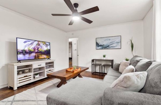 3 BR Fully Fenced Park Hill Home