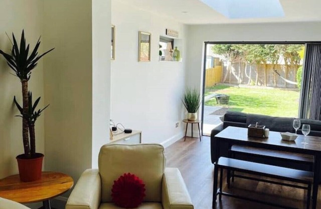 3 By The Sea, Ground Floor Apartment By The Sea