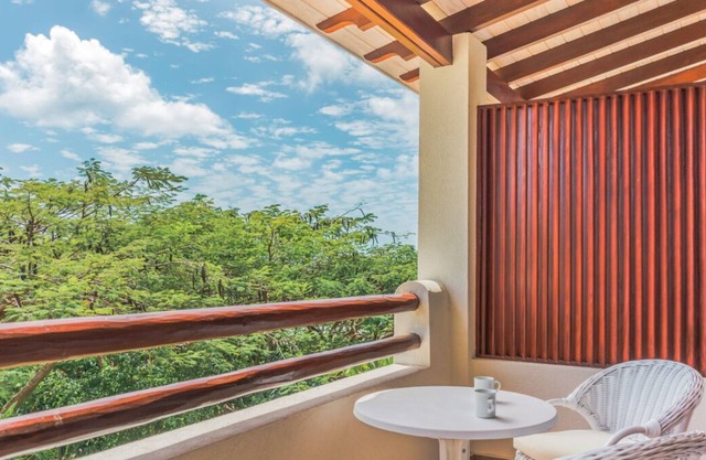 3 Garden View Suites! Close to Heywood Beach and Orange Hill Playing Fields!