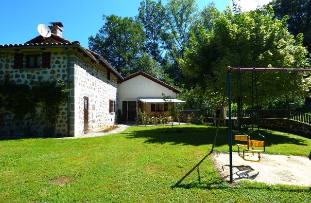 3 * GITE IN PEACE NEAR AURILLAC