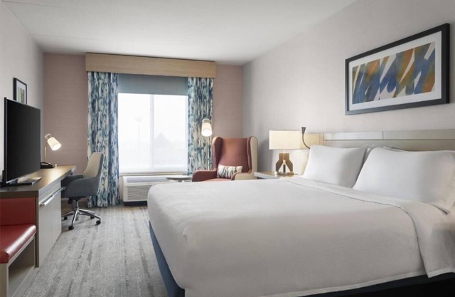 3 King Bed Units | Pool & Dining