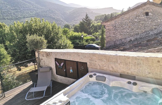 3* listed house Grand spa- Views- Gorges du Toulourenc in authentic Provence