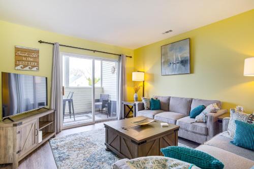 3 Mi to Savannah Beach Lewes Condo with Pool Access