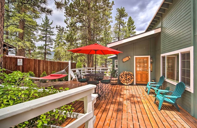 3 Mi to Skiing: Big Bear Cabin w/Deck