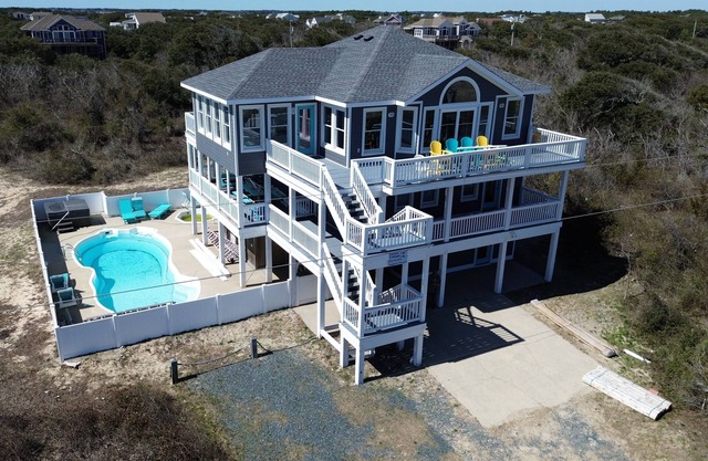 3 night stays available for last minute vacationers! Pool/Hot tub Game room