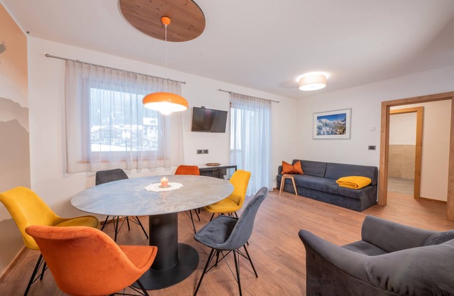 3-Room Apartment Miara with Mountain View, Wi-Fi & Balcony