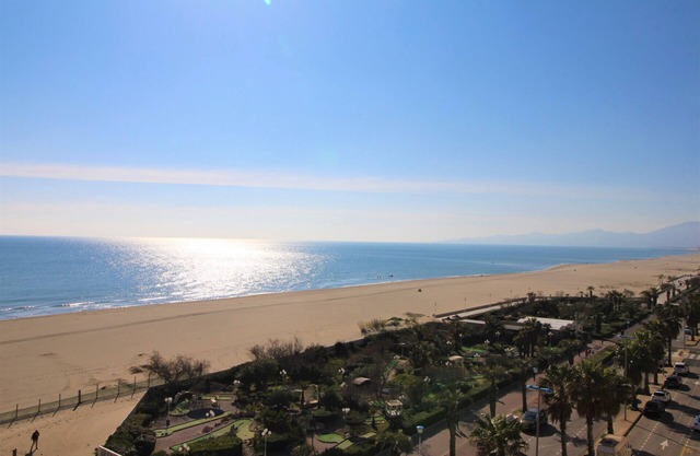 3 room apartment with sea view and parking space