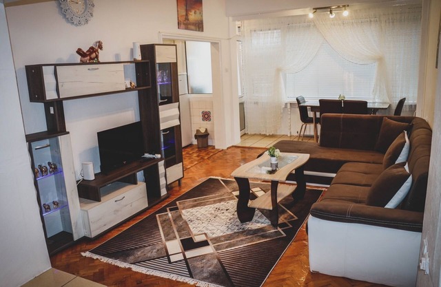 3 ROOMS, Loft Apartment, Right in CENTER!