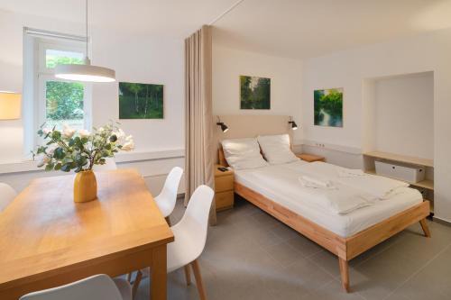 3 Schlafzimmer - Grüne Oase im Hinterhaus - 1-9 Personen - SmartTV - WLAN - Waschmaschine - Trockner