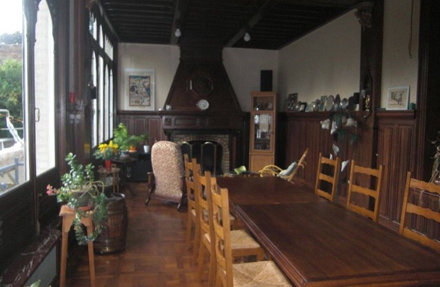 3 single rooms