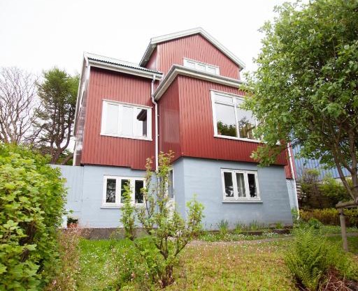 3 storey, 5 bedroom, 3 bathroom house in the center of Tórshavn