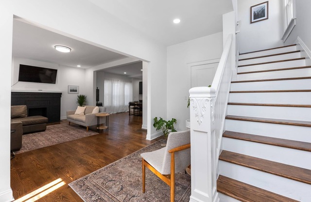 3 story, massive house in Central Columbus. Huge Kitchen!