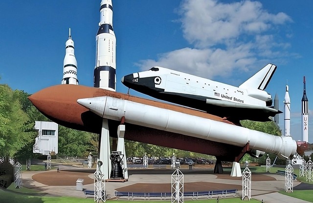 3 Stylish Units for Business Travel, Breakfast, Park