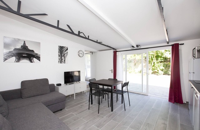 30 m² unit, wheelchair accessible