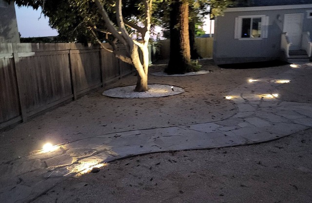 30 Nights Minimum Stay/Nice 1-bedroom bungalow in Ventura close to everything