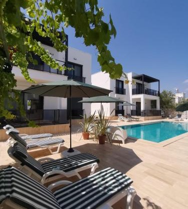 300m to Beach 2 Bedroom Garden Floor Flat with Pool A1 - Yeni Dünya Bodrum
