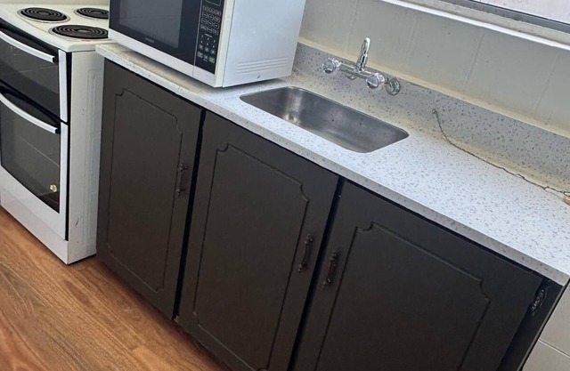 301 Bealey Ave Motel