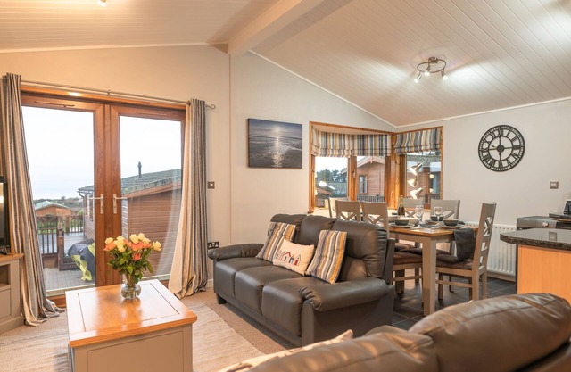 31 Ocean Terrace Lodge-Hot Tub Extra Cost- TJS31OT