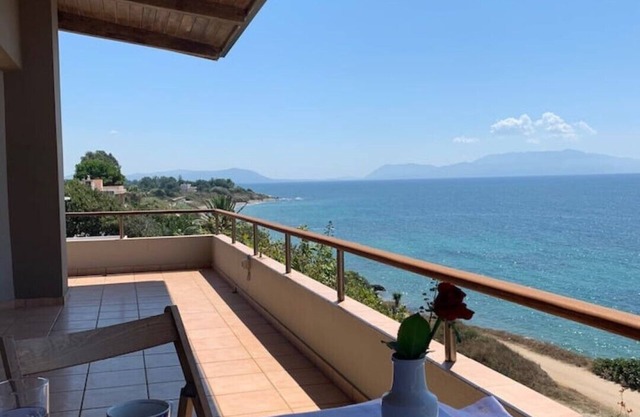 360º suite with endless views to the Ionian Sea