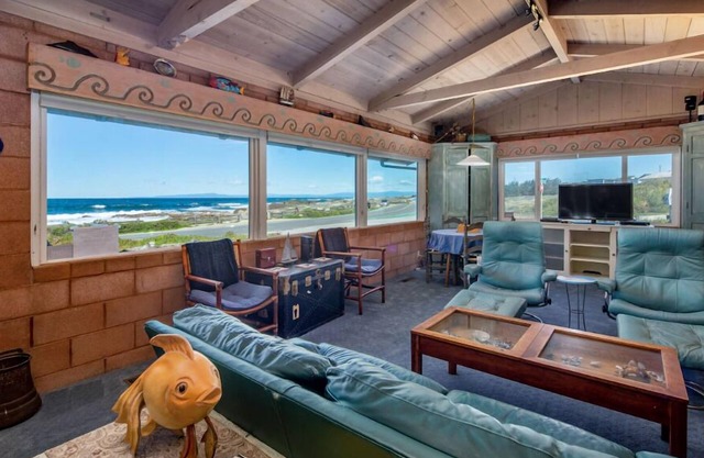 3976 Beach House on Asilomar~ Oceanfront View Home