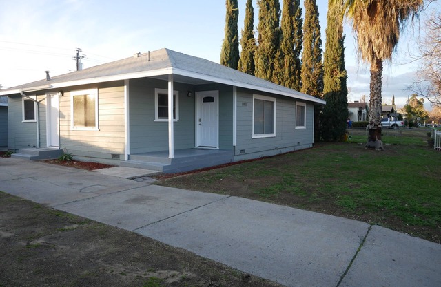 3B/2Bth + Dinning in Historical Tower District