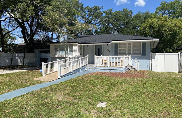 3Bed, 2 Bath San Marco house on