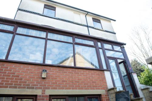 3bed Contractor, Wifi,2 Free parking space