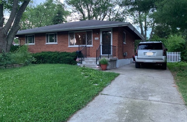 3bedr/2bath house near Summit park with fenced backyard and furnished basement