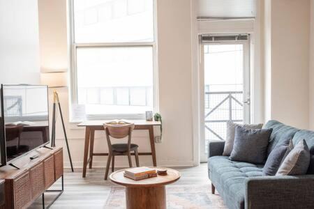 3BR CozySuites The Block Direct Skybridge Access#2