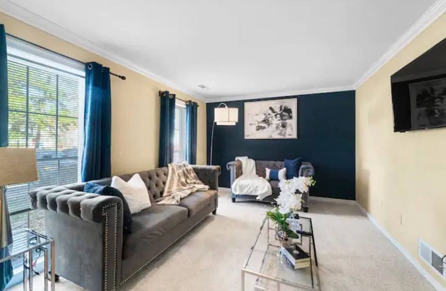 3BR Family Haven: Spacious Townhome | Free Parking