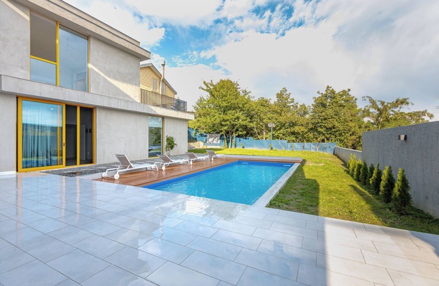 3BR Luxury Villa in Tbilisi