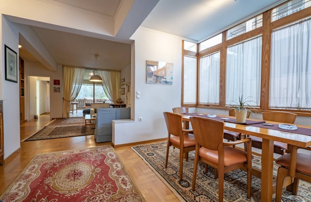 3BRM Flat in Chalandri - Near Metro by ΜΡS