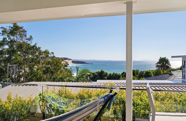 3rd night 1/2 price August & September! 250m to Beach