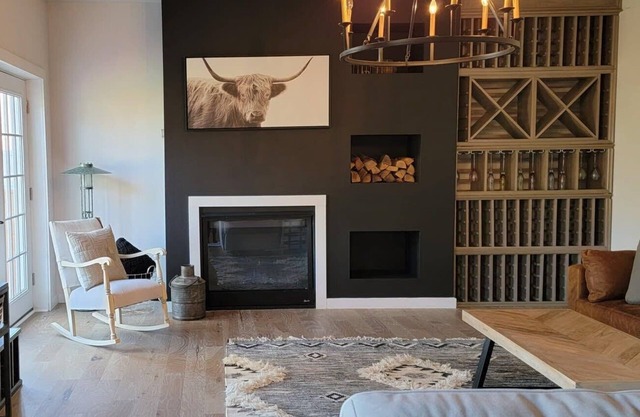 4/2 Bright Vacation Home | Paw Paw Lake