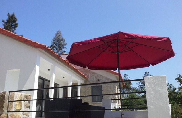 4-5 p renovated farmhouse with airco. Terrace. Mountainviews. Near Viseu/Coimbra