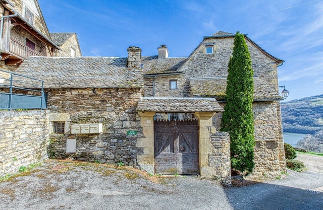 4 bedroom accommodation in Castelnau d Mandailles