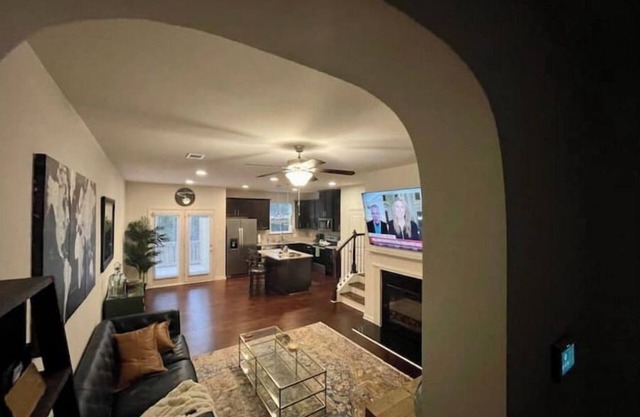 4 bedroom, 2floor remove me