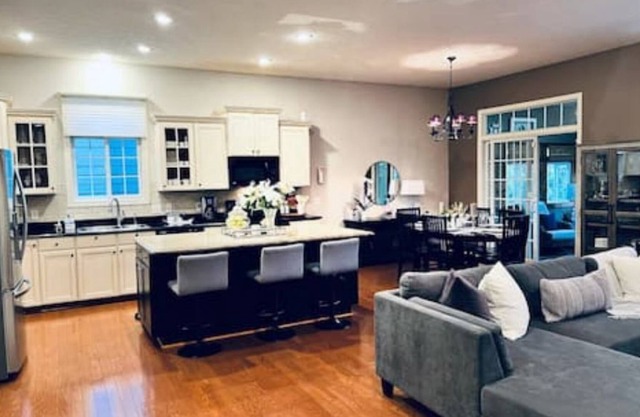 4 bedroom 3 bathroom executive home with two kitchens
